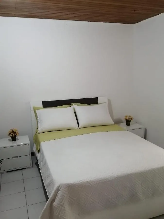 Habitaciones Cerca Al Centro Historico - Room Closer To Downtown Cartagena アパート